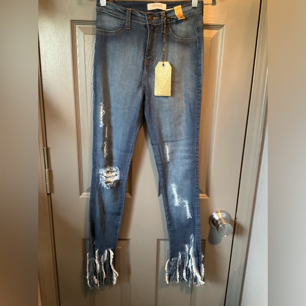 Vibrant M.I.U. Size 9 jeans w/stretch and frayed bottoms